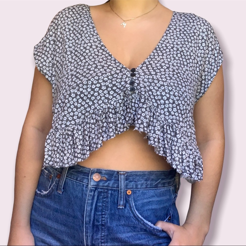 urban outfitters floral cropped blouse